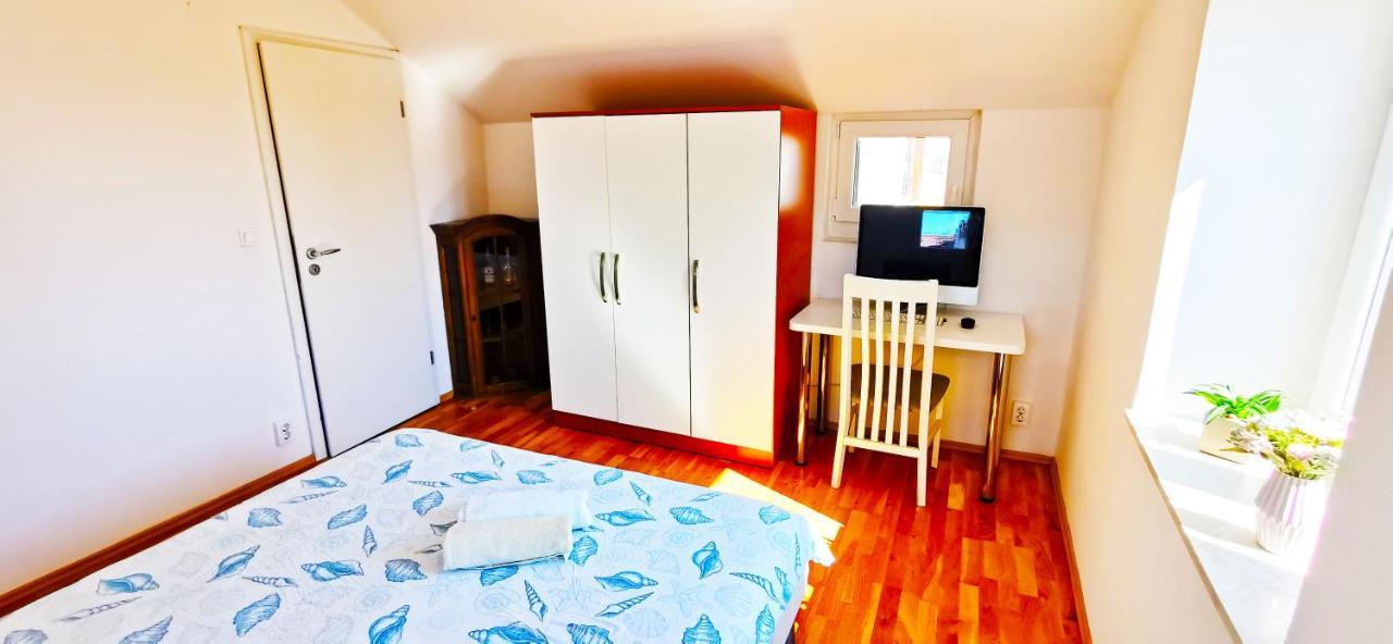 Apartment Pirja Split Bagian luar foto